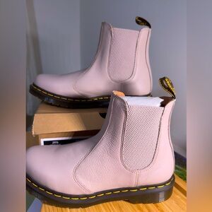 BRAND NEW Size 11 - Dr Martens 2976 Chelsea Boot Vintage Taupe Virginia Leather